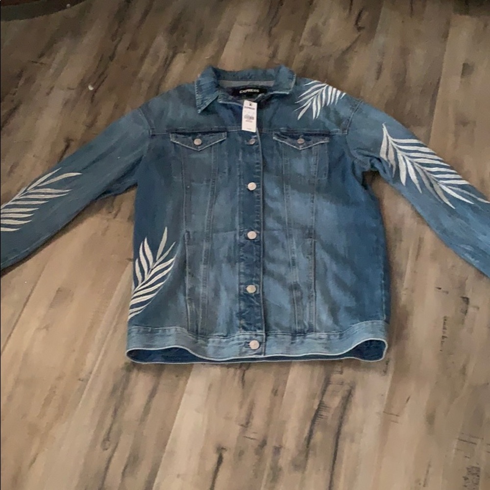 BRAND NEW woman’s Jean Jacket